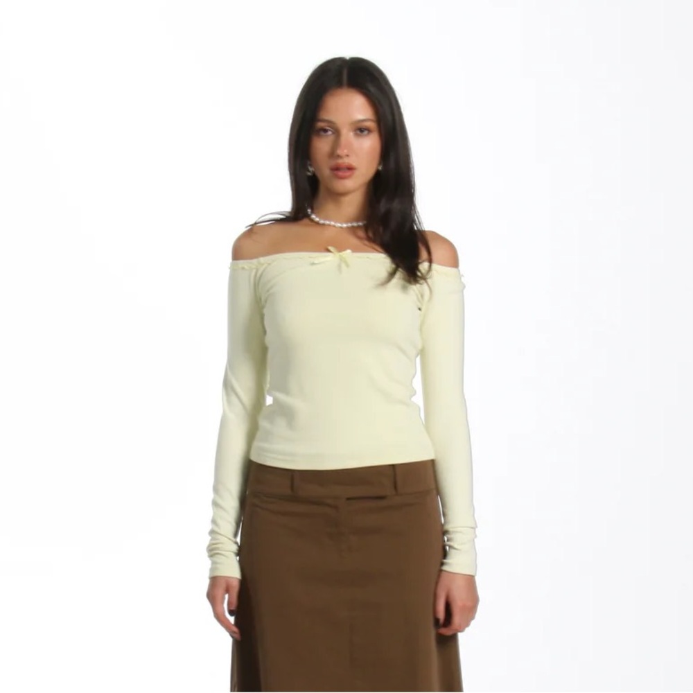 Amelie Teje Off Shoulder Long Sleeve in Butter Yellow